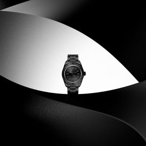 TUDOR Black Bay Ceramic 41mm prezentare alb negru