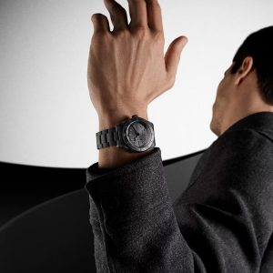 TUDOR Black Bay Ceramic 41mm la mână